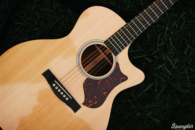 guitar_strings_musical_instrument_122890_5184x3456