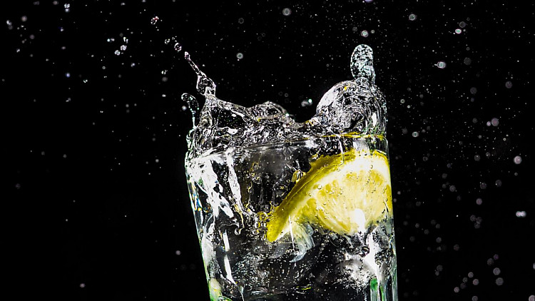 glass_lemon_spray_122158_1280x720